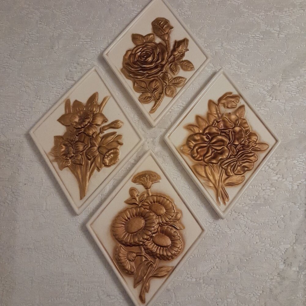 VTG Ardco  Flower Wall Plaques, Set of 4